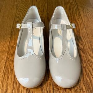 La Coqueta Light Gray Patent Leather Girl T-Bar Shoes